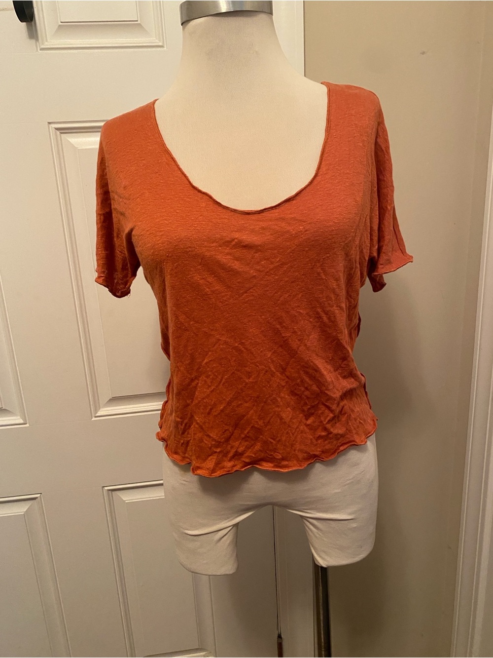 Lou & Grey Scoop Neck Short Sleeve Top in Rust